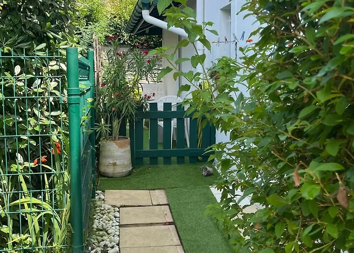 Entre Et Verdure - Deux Hebergements De Charme A 4* Biarritz