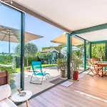 D'hôtes-studette Milady, Calme, Patio, Vue Sur Jardin Et Montagne Du Patio, Parkin Privé, Confort Maison d'hôtes