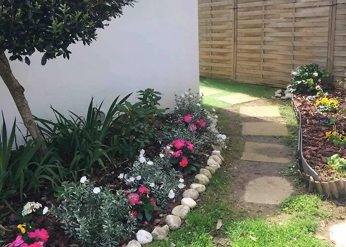 Entre Et Verdure - Deux Hebergements De Charme A 3*