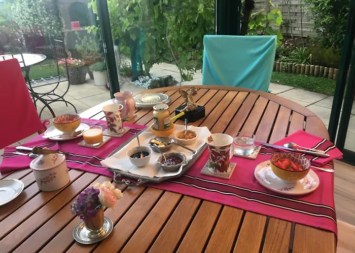 Entre Et Verdure - Deux Hebergements De Charme A Πανσιόν 4*