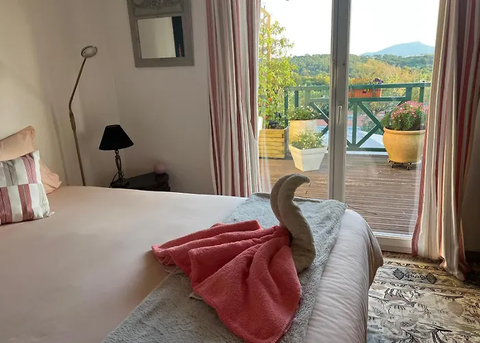 Guest house Entre Et Verdure - Deux Hebergements De Charme A Biarritz