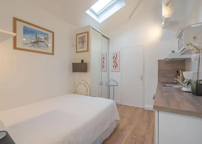 Entre Et Verdure - Deux Hebergements De Charme A 比亚里茨